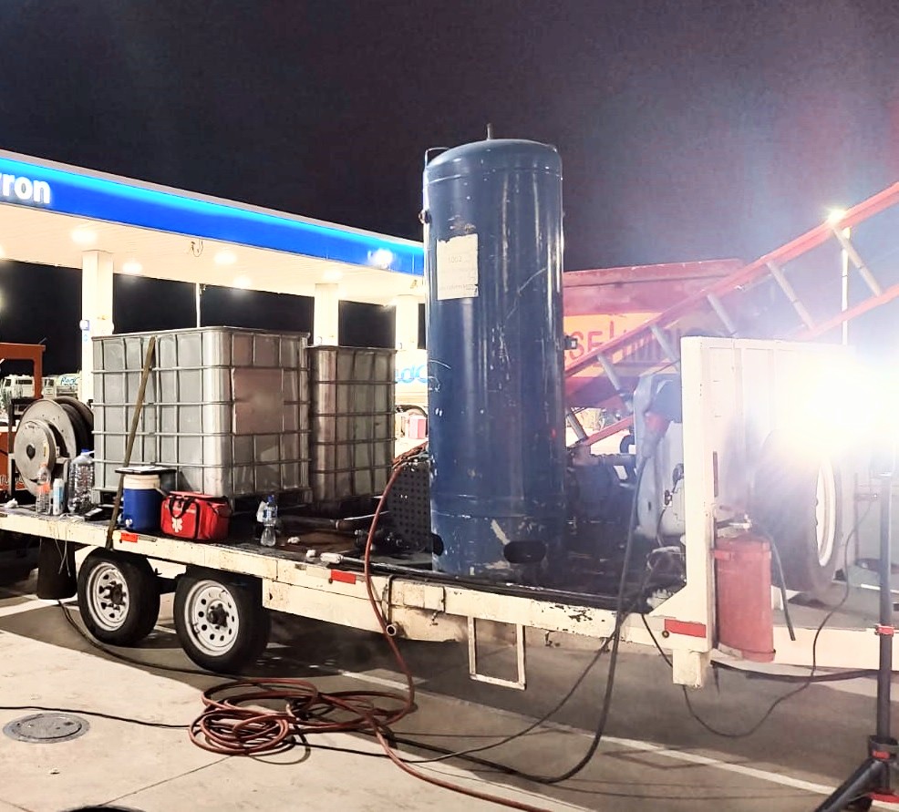 KuadratSol's tweet photo. La Empresa No. 1 y los mejores en #LimpiezaDeTanques✅ adaptando las actividades en condiciones atmosféricas adversas. Servicio Nocturno✅ #DespachoLimpio.✅ #CumpliendoConASEA ✅ Por un servicio sin desperdicio de agua. #SomosMedioAmbiente ✅  ⛽💯  https://t.co/ADRJEIq53i https://t.co/5g4l3DZ029