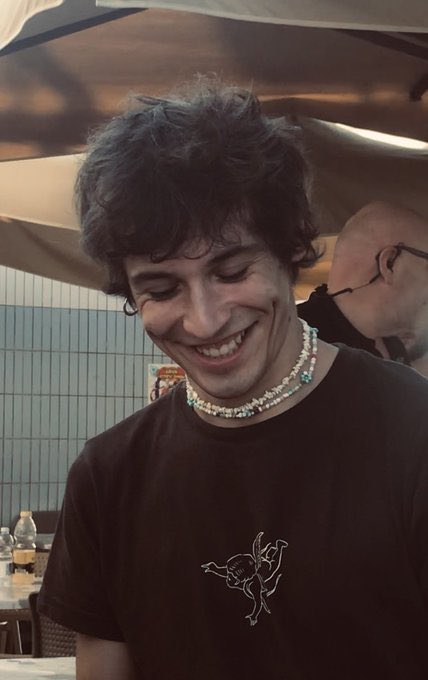 tuciseiperme's tweet photo. katoo viene proprio attirato dal buon gusto 
#amici23 https://t.co/L2Biu6UYrI