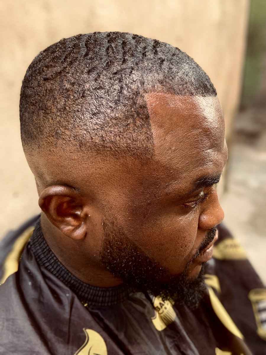 TheEliteTrimmer's tweet photo. Doing my craft on a Sunday.
result>>>
#elitetrimmer #lagosbarber #GazaCity #NoBraDay #barbergang #Wizkid #masterbarber #haircut #highfade #viral #explore #urbanbarber https://t.co/nU1rIhpQK9