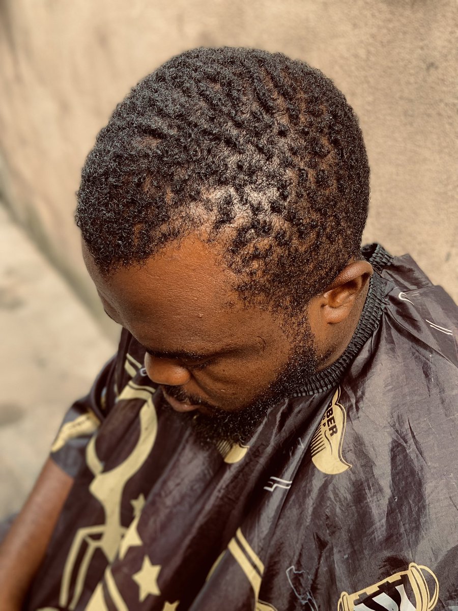 TheEliteTrimmer's tweet photo. Doing my craft on a Sunday.
result>>>
#elitetrimmer #lagosbarber #GazaCity #NoBraDay #barbergang #Wizkid #masterbarber #haircut #highfade #viral #explore #urbanbarber https://t.co/nU1rIhpQK9