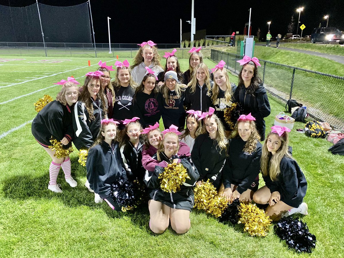 KellyTaveira's tweet photo. Cougar Family 💛🐾 https://t.co/qr2k4POFGz
