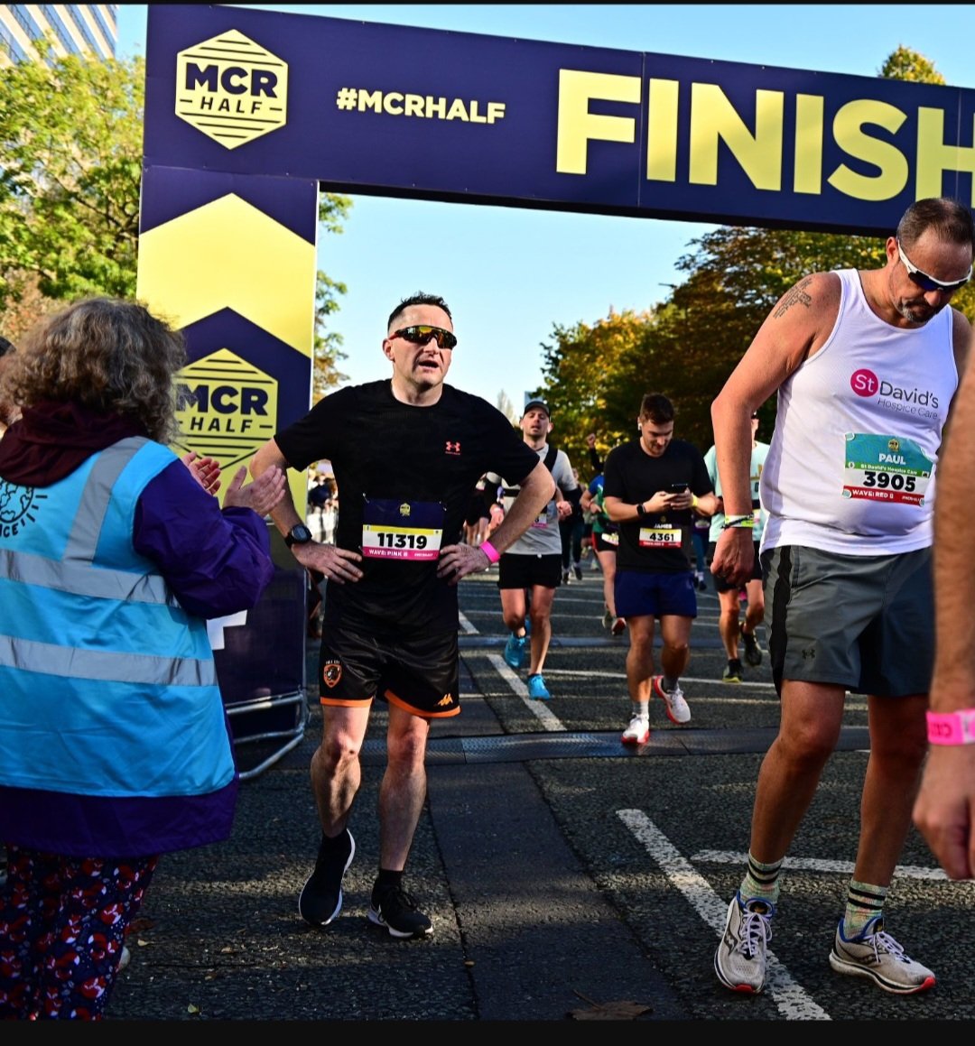 colingreen1977's tweet photo. Well Manchester half complete. Smashed PB 1:39.59 . Now a Well earned Guinness is in order 👊😎 https://t.co/o0UrGJW0xr