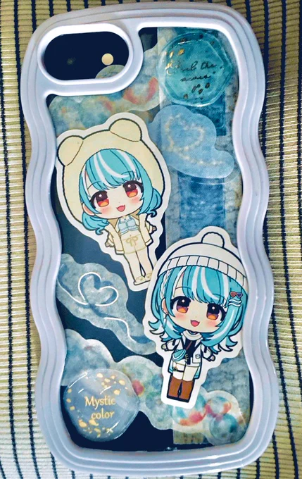 友達がらむちのステッカー使ってスマホケース可愛くデコってくれてた~~~見てくれ~~~ 
