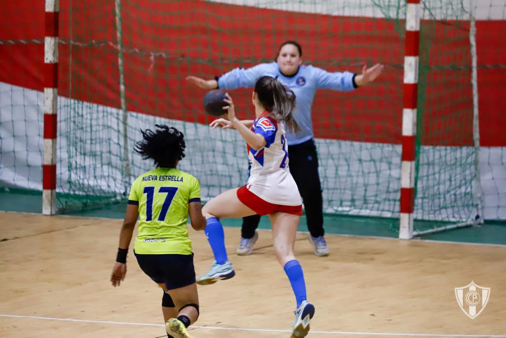 ¡A LA FINAL! 🙌🏻🤾💙❤️

Con su victoria por 36-24 ante Nueva Estrella, ayer sábado, el Ciclón logró acceder a la final del Clausura 2023

El rival será el Dvo Internacional. También se accedió a las finales en las categorías Sub12, Sub14 y Junior

#LasMulticampeonas 🌪️