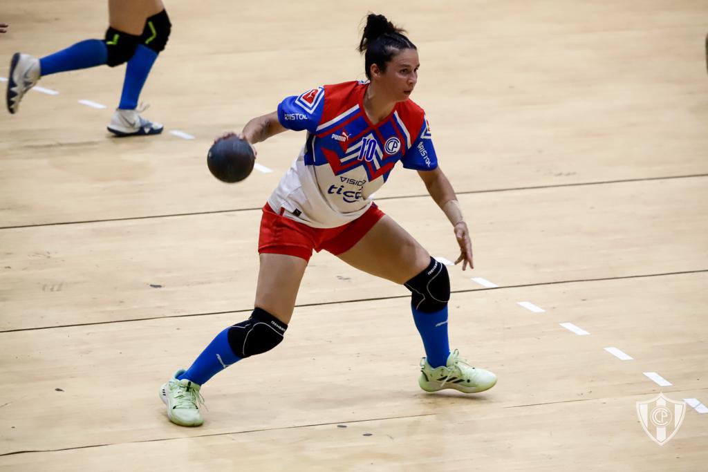 CerroHandball's tweet photo. ¡A LA FINAL! 🙌🏻🤾💙❤️

Con su victoria por 36-24 ante Nueva Estrella, ayer sábado, el Ciclón logró acceder a la final del Clausura 2023

El rival será el Dvo Internacional. También se accedió a las finales en las categorías Sub12, Sub14 y Junior

#LasMulticampeonas 🌪️ https://t.co/qgiIs8rznS