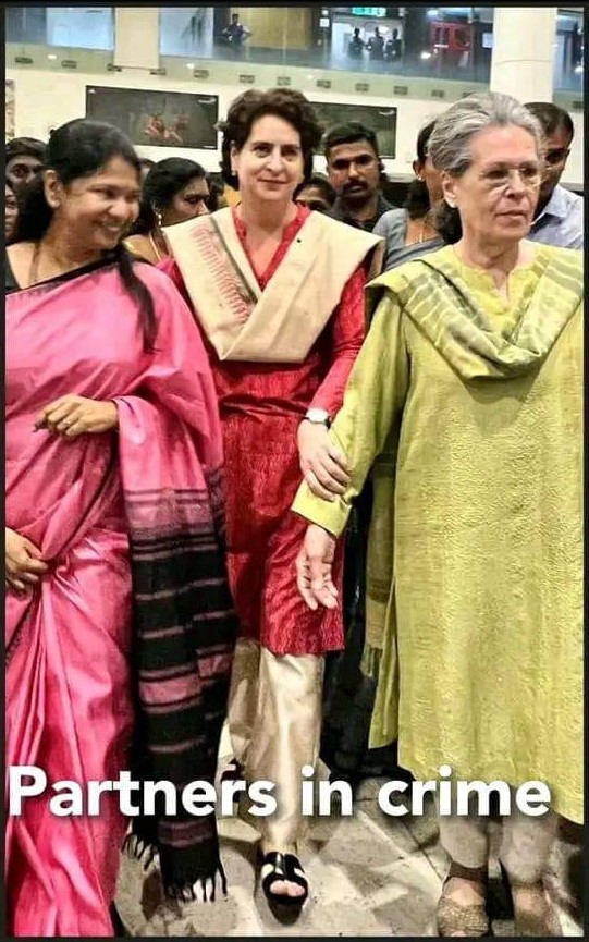 tholarbalan's tweet photo. ஒரு இனத்தை படுகொலை செய்தவர்கள்,
அந்த இனத்தின் மத்தியில் தலைவர்களாக வலம் வரமுடியுமா?
தமிழின படுகொலையில் பங்கெடுத்தவர்கள்,
தமிழ் இனத்தின் மத்தியில் வர முடியும் என நிரூபித்துள்ளனர். https://t.co/0fTg3hSw9C