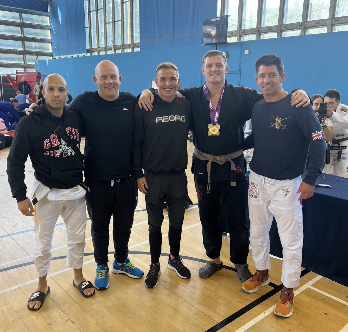 Awesome day at the @ibjjf London Invitational yesterday….. 1x Gold, 1x Silver and 5x Bronze…… looking forward to No-Gi today 🥋🥋🇬🇧🇬🇧🏅🏅