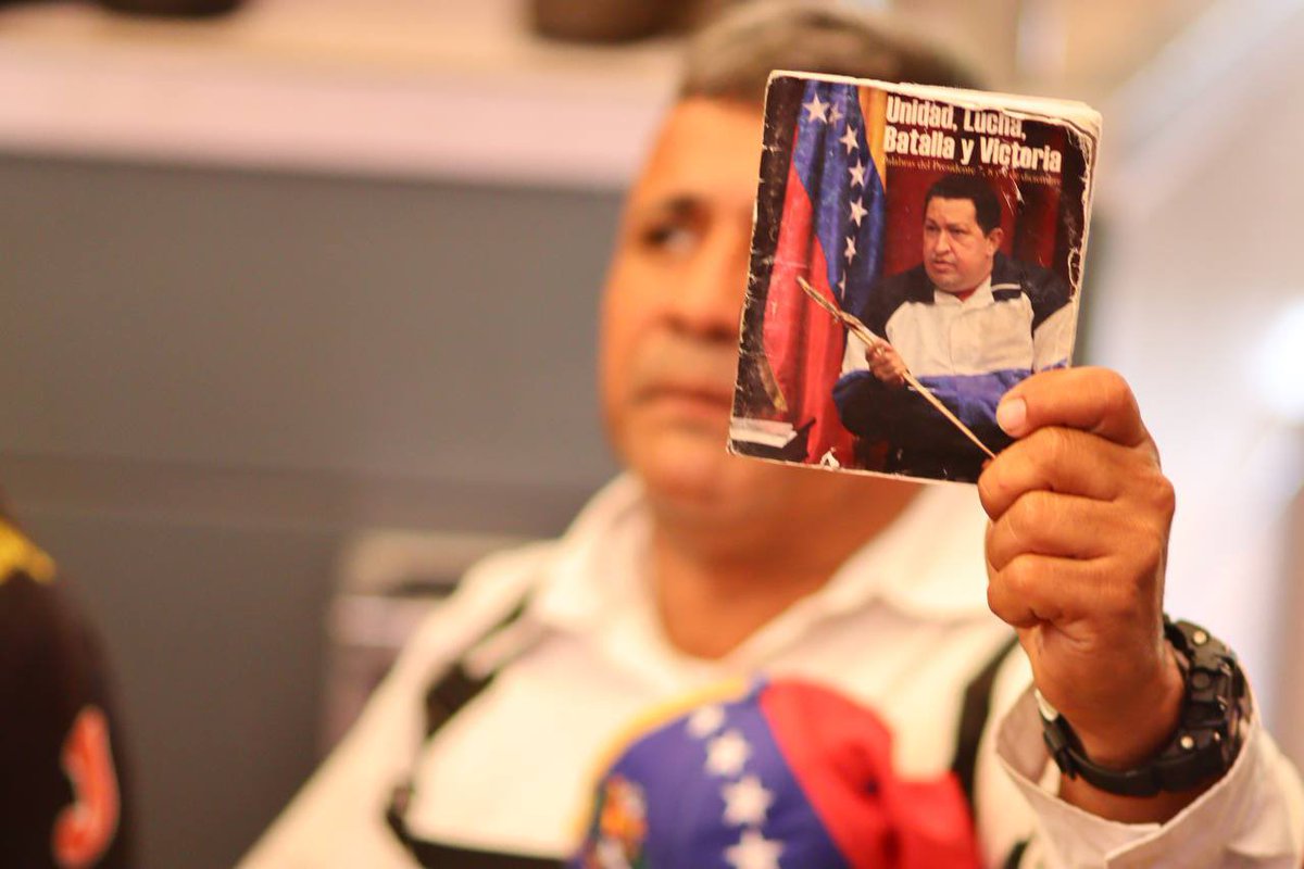 Qué hermosa y multitudinaria caminata tuvimos hoy en San Cristóbal con las voceras y voceros del Poder Popular y Equipos Comunales de nuestro estado Táchira en apoyo al Pdte. <a href="/NicolasMaduro/">Nicolás Maduro</a>, por la Paz y defensa de la Soberanía y del territorio del Esequibo. ¡El pueblo comunal es