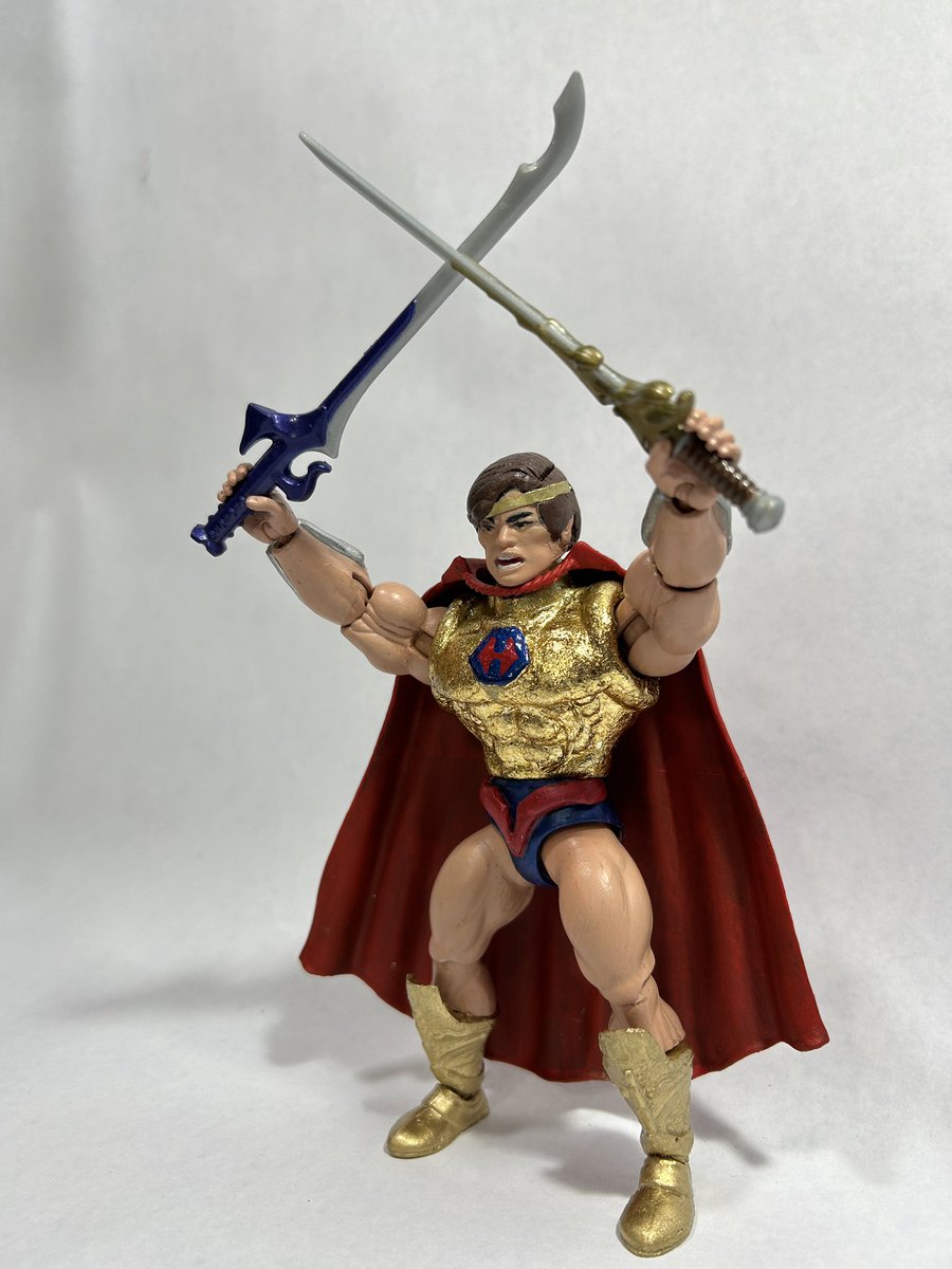 makeshapecreate's tweet photo. In this video I Gold Leafed for the 1st time to make HE-RO, with some success. It sorta worked, sorta didn’t! Still I am happy with the results!

https://t.co/h7CRM5JaHa

#heman #mastersoftheuniverse #custom #actionfigure #hero
#powersofgrayskull #goldleaf 
#origins #motu #mattel https://t.co/mPL16y8MdE