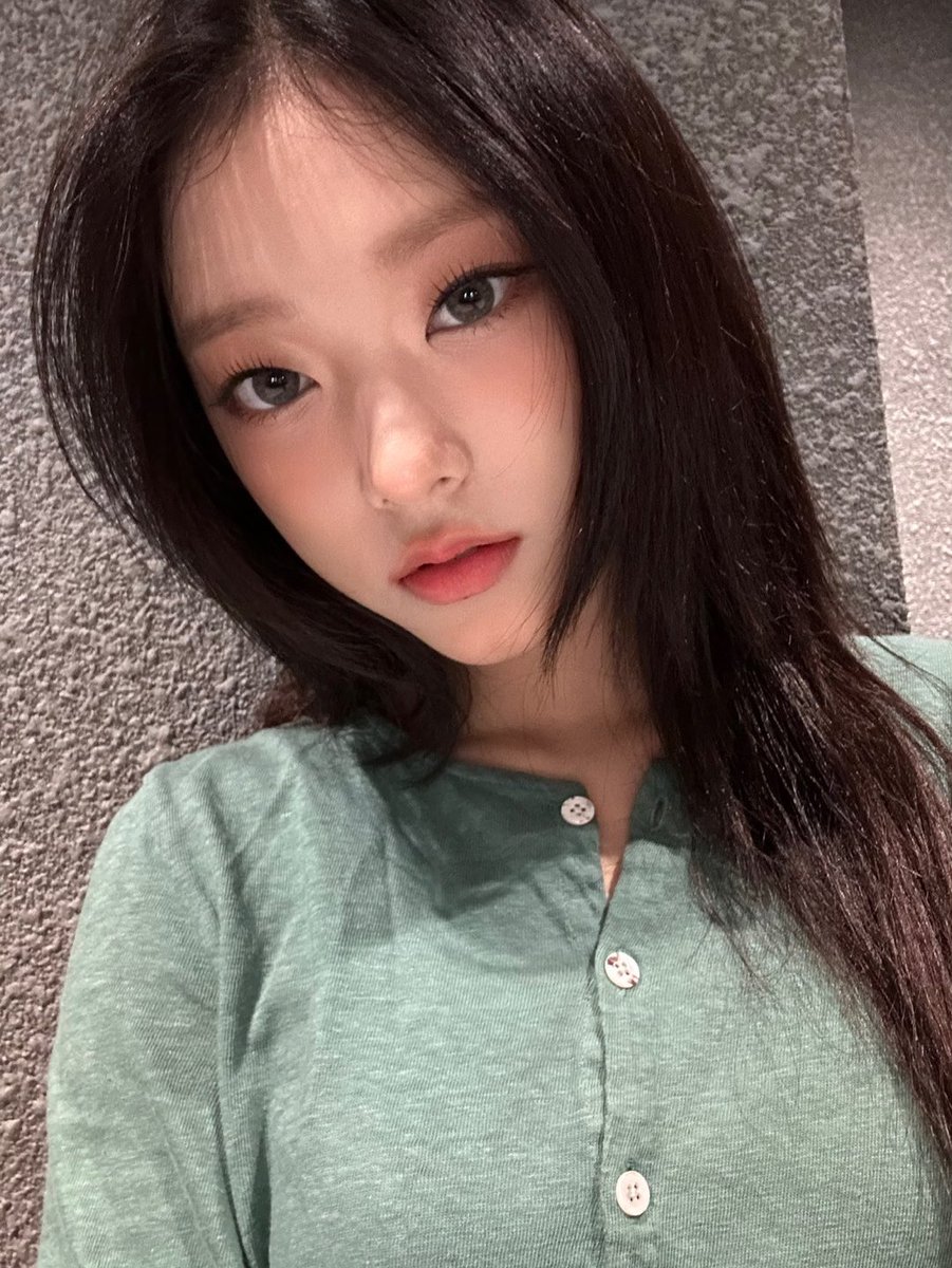 버니즈 잘자요 💭🛌
#NewJeans #뉴진스 #해린 #HAERIN