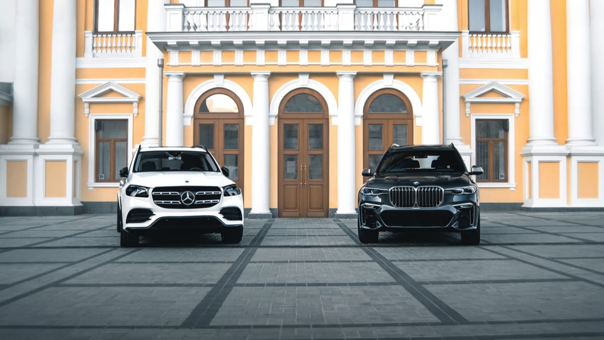 luxsons's tweet photo. Which team are you? #TeamBenz or #TeamBMW RT.
Start Shopping - https://t.co/A2rZXfCNkz
#WooliesGameDayBraai #IREvNZL #MTNDoingWhatItTakes Gayton #RWC2023 All Blacks #sundayvibes #AskBen Good Sunday #DOXcoin #SundayFunday Blessed Sunday #NFLLondonGames https://t.co/R2b0bAKJgW