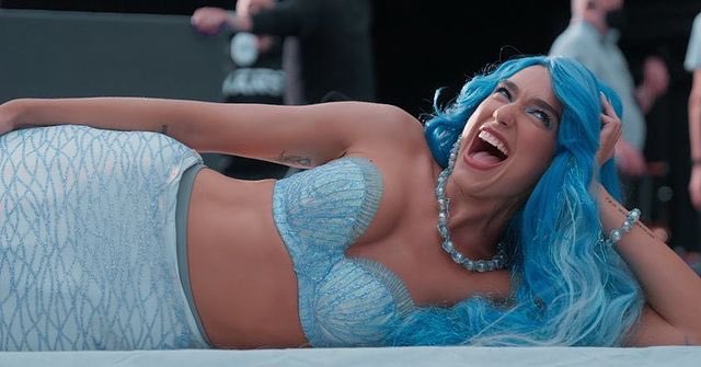 JonnyLeTran5's tweet photo. Dua Lipa behind the scene of the Barbie Movie ๐ #DuaLipa #MermaidBarbie #Barbie #BarbieMovie #BehindTheScenes #beautiful https://t.co/tgXSZNP7TA