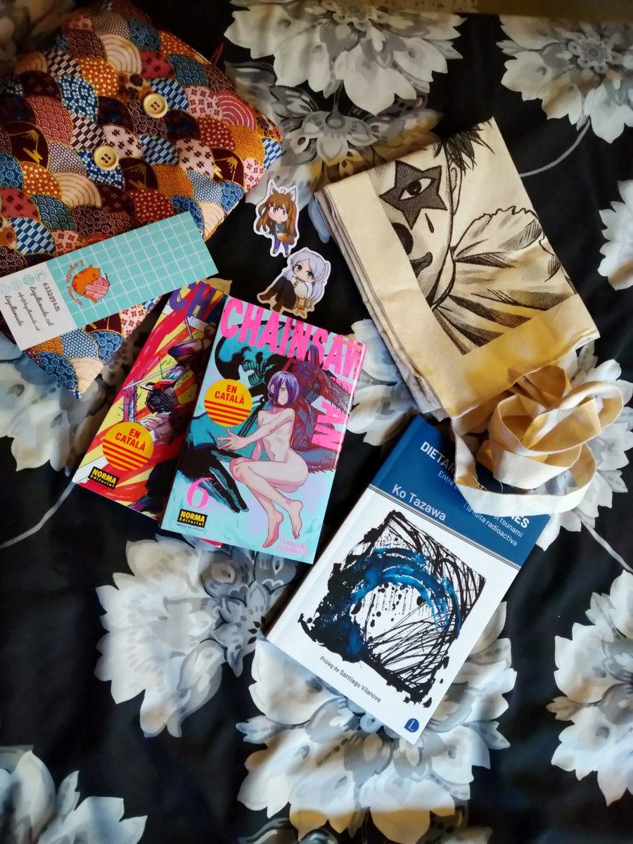 Botí del Girocòmic @lapislatzulieditorial <a href="/ladymangahep/">ladymangahep 📚✨</a> <a href="/kitsuri_art/">Kitsuri Art</a> <a href="/NormaEdEnCatala/">NormaEdEnCatala</a>. M'ho he passat molt bé i em sap molt de greu no haver fet fotos pel record, sobretot amb la gent amb qui hem compartit més estones.