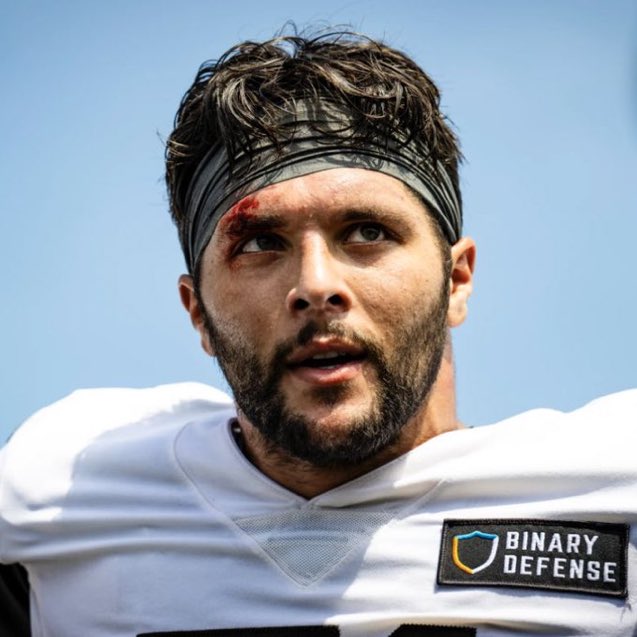 brownsfanuk's tweet photo. Happy birthday to Browns LB Jordan Kunaszyk, who turns 27 today. #Browns https://t.co/KTRuWHPZV3