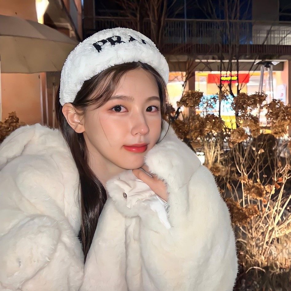 [ restarting ] 

🍶 hi! I’m Cherri &amp; im looking for moots ⭐️
- she/her, 14, fil

🍞 loves loves loves stayc, itzy nmixx aespa ive newjeans twice ichillin gidle le sserafim 🤍
i also love genshin hsr and persona annd anime! 

let’s be moots ⭐️🩵