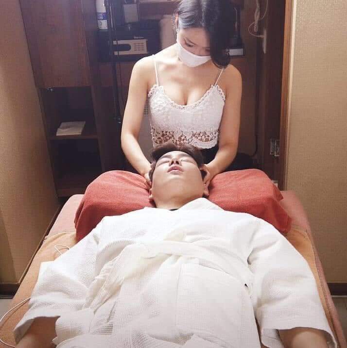 RogelioTelly's tweet photo. 在外打拼奮鬥的哥哥們辛苦了
看盡老闆. 客戶. 媽祖婆的臉色
每天飽受工作壓力.身心上的煎熬!!!
需要有個小小天地
讓身心靈都紓壓
鬧中取靜   可以享受到都市中的甯靜
讓你忘卻工作的忙碌  生活的煩惱
Line：x12666#東港 #東港按摩 #東港全套 #東港個工 #東港個人工作室 https://t.co/ChIeDbmSjQ