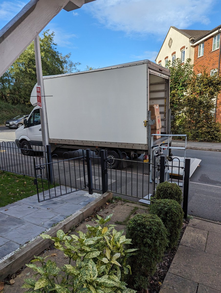 We Deliver!
#samedaydelivery #nextdaydelivery #delivery #deliveryservice #courier #courierservices #removalservice #removals #movers #relocation #manwithavan #localdelivery #nationwidedelivery #houseremovals #homedelivery #logistics #transport #studentremovals