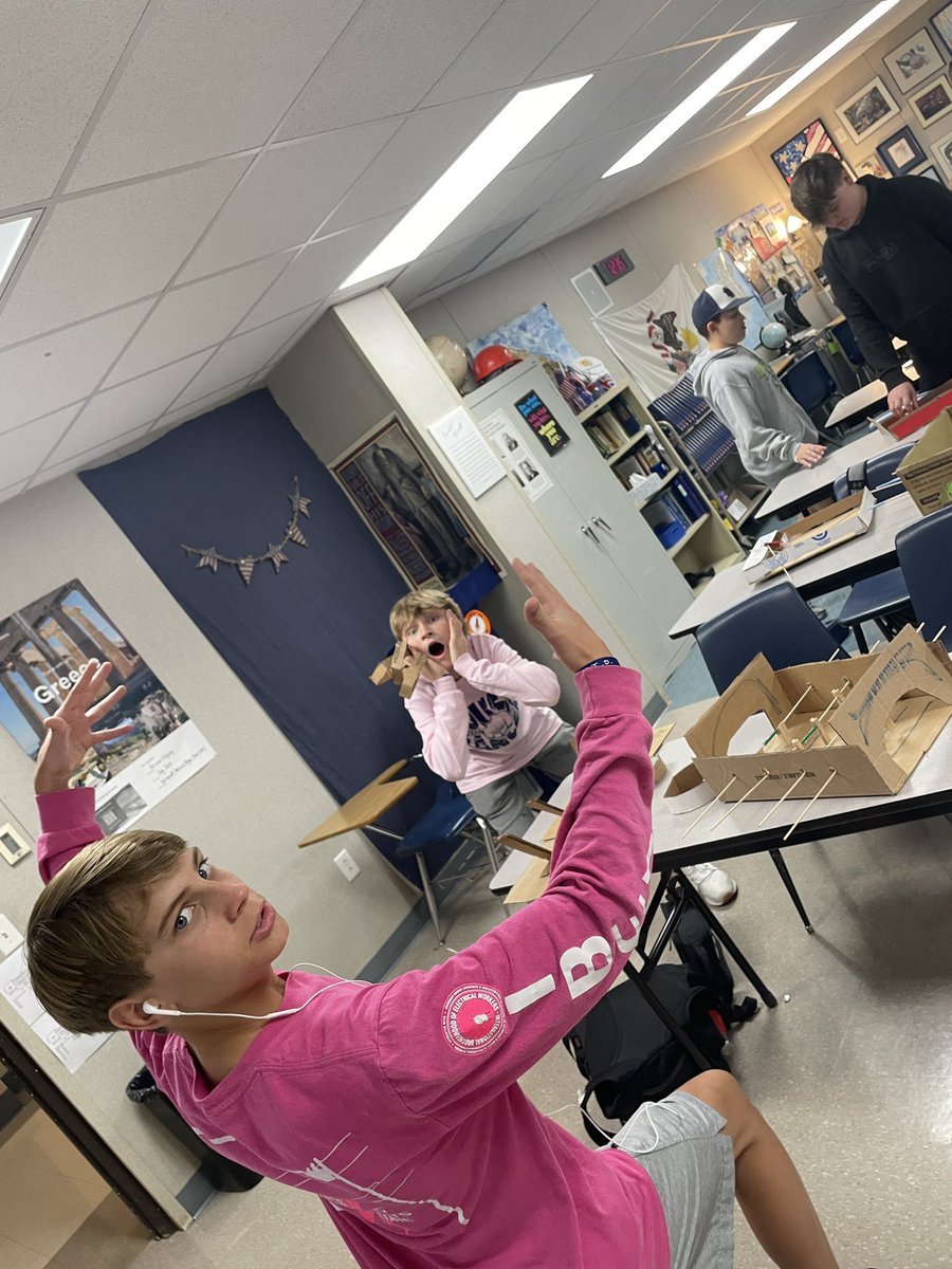 These kids made a cardboard arcade and their games were cool!! And they worked. #makerspace #cardboardarcade <a href="/RocketsCUSD3a/">Rochester Rockets</a> <a href="/RochesterHS_3A/">Rochester HS</a>