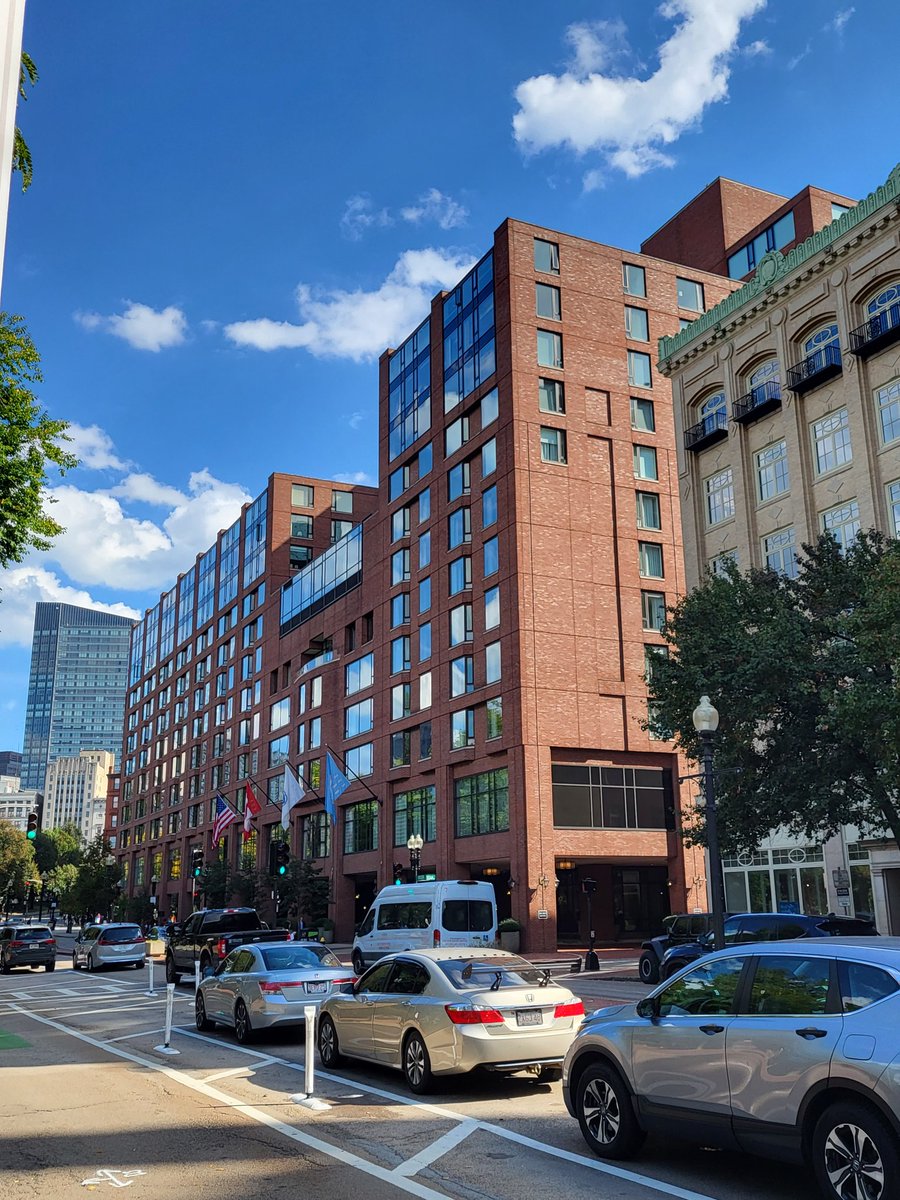 ElisabethCook2's tweet photo. @Boston again. I love the city  but missing @NeilDiamond and @KatieMcDiamond 
@fondmh @NDiamondFansDE https://t.co/ssIZzeRnJv