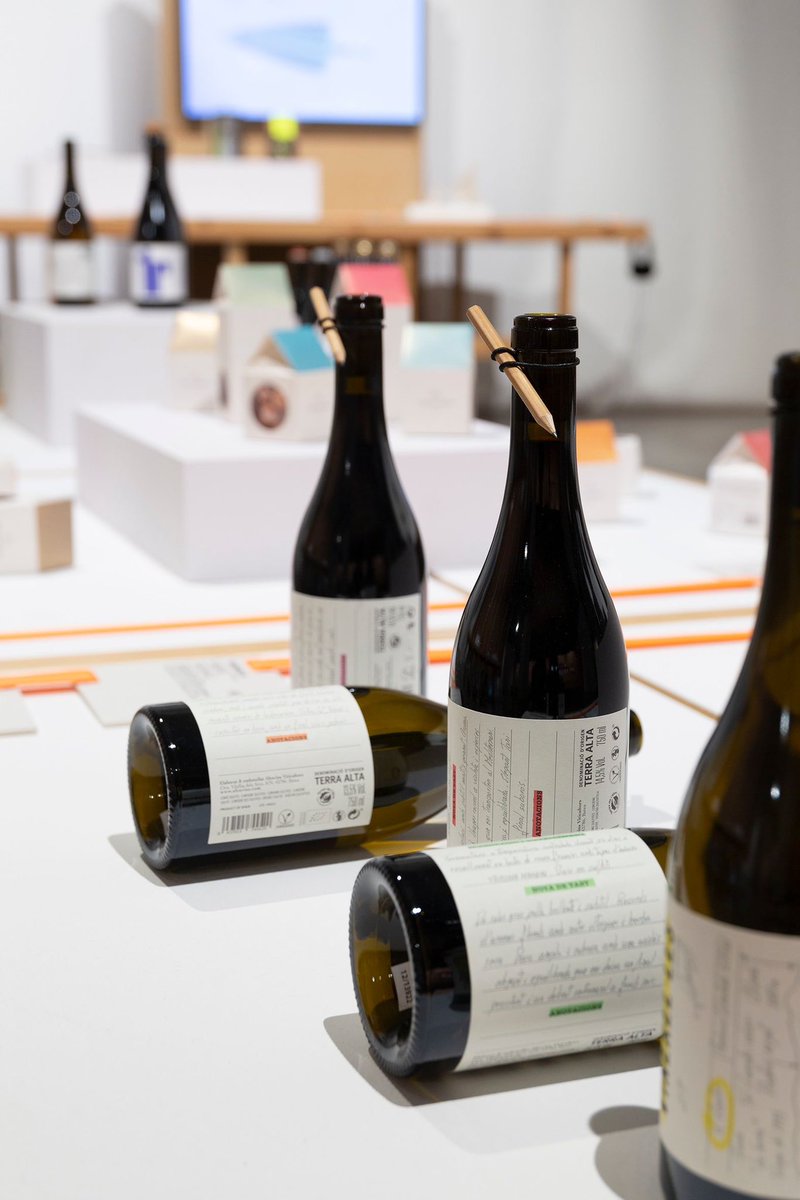 Hasta 7/ENE 2024. 'El mejor diseño del año'. La #exposición anual de los premios del <a href="/FADBarcelona/">FAD</a> constituye una panorámica del #arte, la #arquitectura, el #interiorismo, el #diseñográfico y la  #comunicaciónvisual de hoy. bit.ly/3QhjLU9