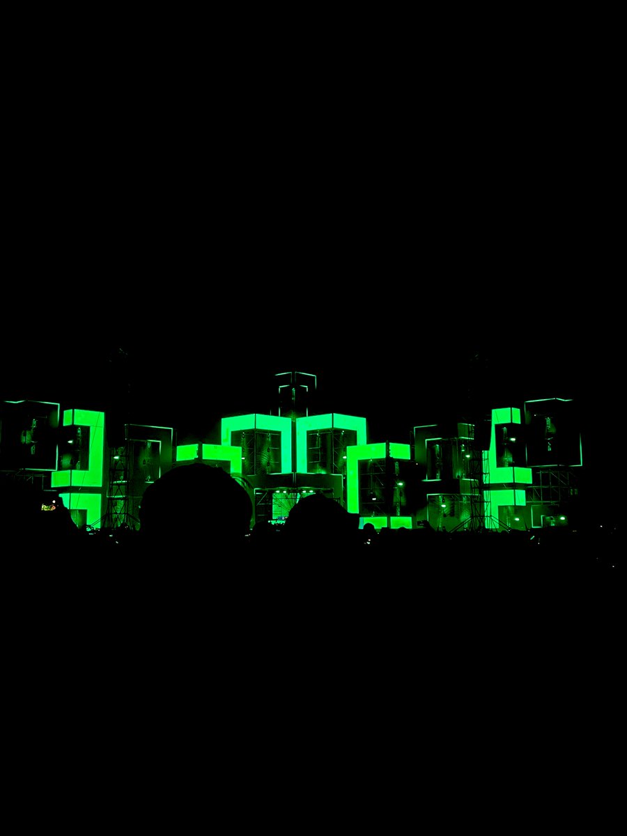 opino_'s tweet photo. #CreamfieldsCL 😬 https://t.co/ODmfKjeOjv