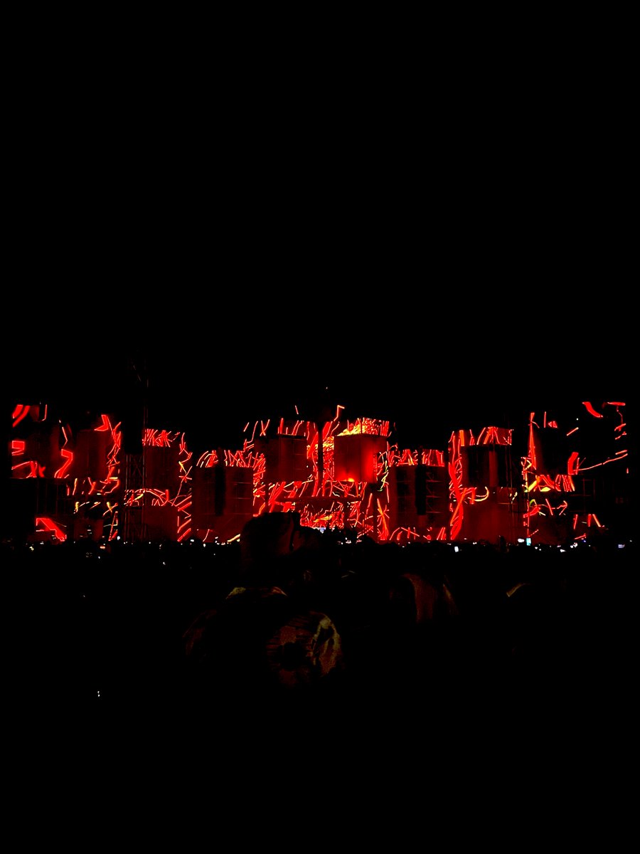 opino_'s tweet photo. #CreamfieldsCL 😬 https://t.co/ODmfKjeOjv