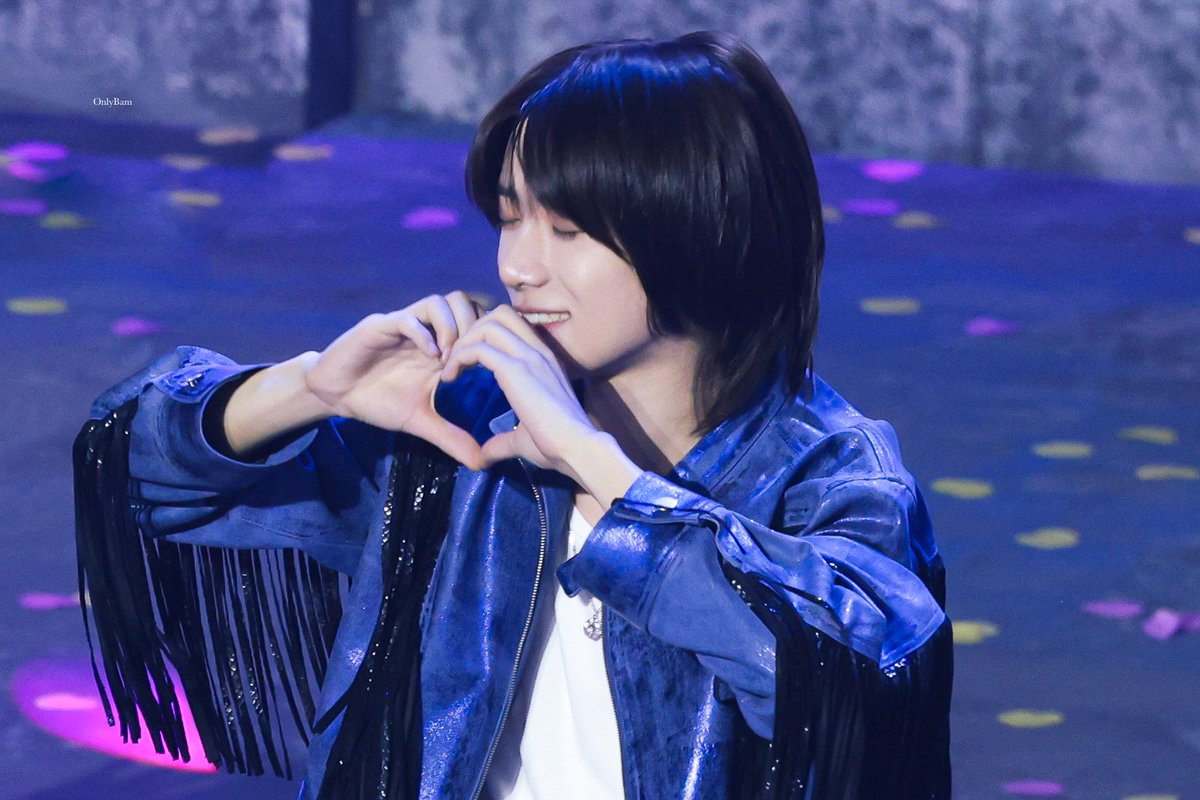 OnlyBam313's tweet photo. 231014 🧸🫶
#TXT #BEOMGYU #범규 #FREEFALL https://t.co/kSUHAOmySL