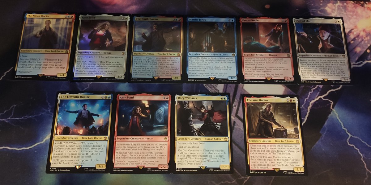 DWhoESP's tweet photo. Ya le he podido echar un ojo a la Magic tranquilamente y me encantan, además de la caja para guardarlas, os enseño algunas de mis favoritas del mazo, de Doctores y companions, y por último las que más me gustan de las que salieron en los collector booster 😍
#DoctorWho https://t.co/qPUVdnzOfw