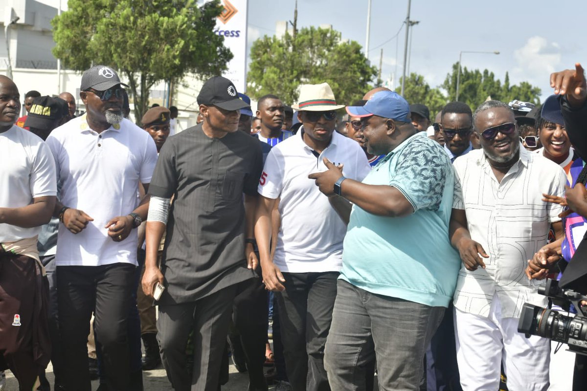Governor Bassey Otu, amongst top dignitaries, flags off the 2023 Carnival Calabar 1st Dry Run "Season of Sweetness". The Governor was represented by his Deputy, Rt. Hon. Peter Odey.