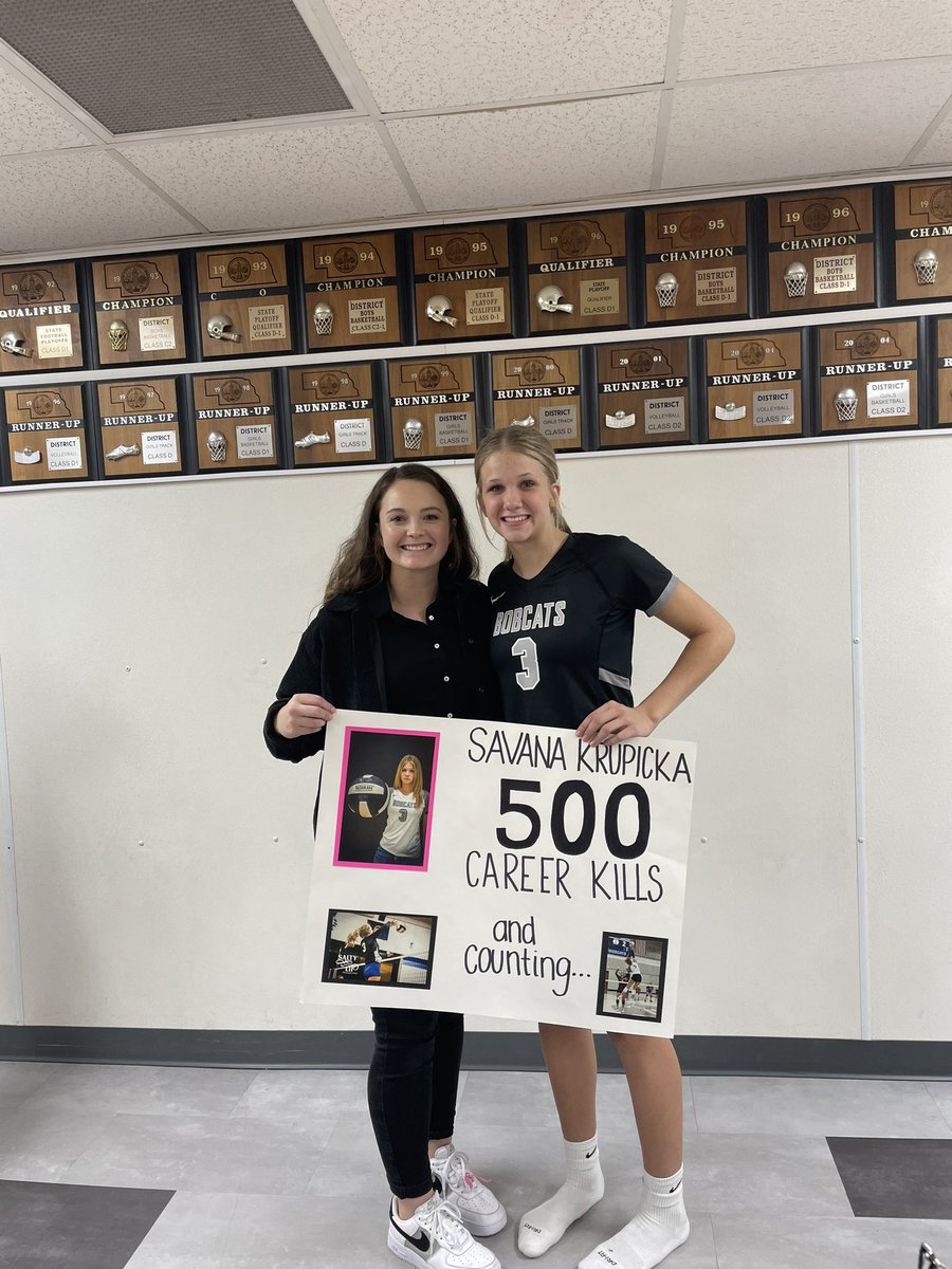 EMFVolleyball's tweet photo. We didn’t end conference how we wanted but we were still able to celebrate Savana’s achievement of surpassing 500 career kills! Congratulations Savana 🤍🖤 https://t.co/GsgDIydf40
