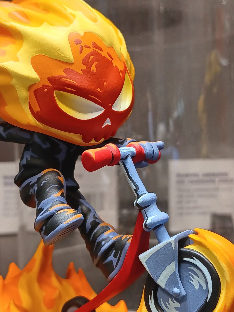 CollectDST's tweet photo. Stop by the #GGLTD and Diamond Select Toys Booth (3135) to get a first look at a few upcoming Animated-Style Statues based on Skottie Young variant covers! #SilverSurfer #GhostRider #MrFantastic #Mysterio

#NYCC23 #NewYorkComicCon #SkottieYoung #AnimatedStyleStatue 

#NYCC2023 #DSTatNYCC