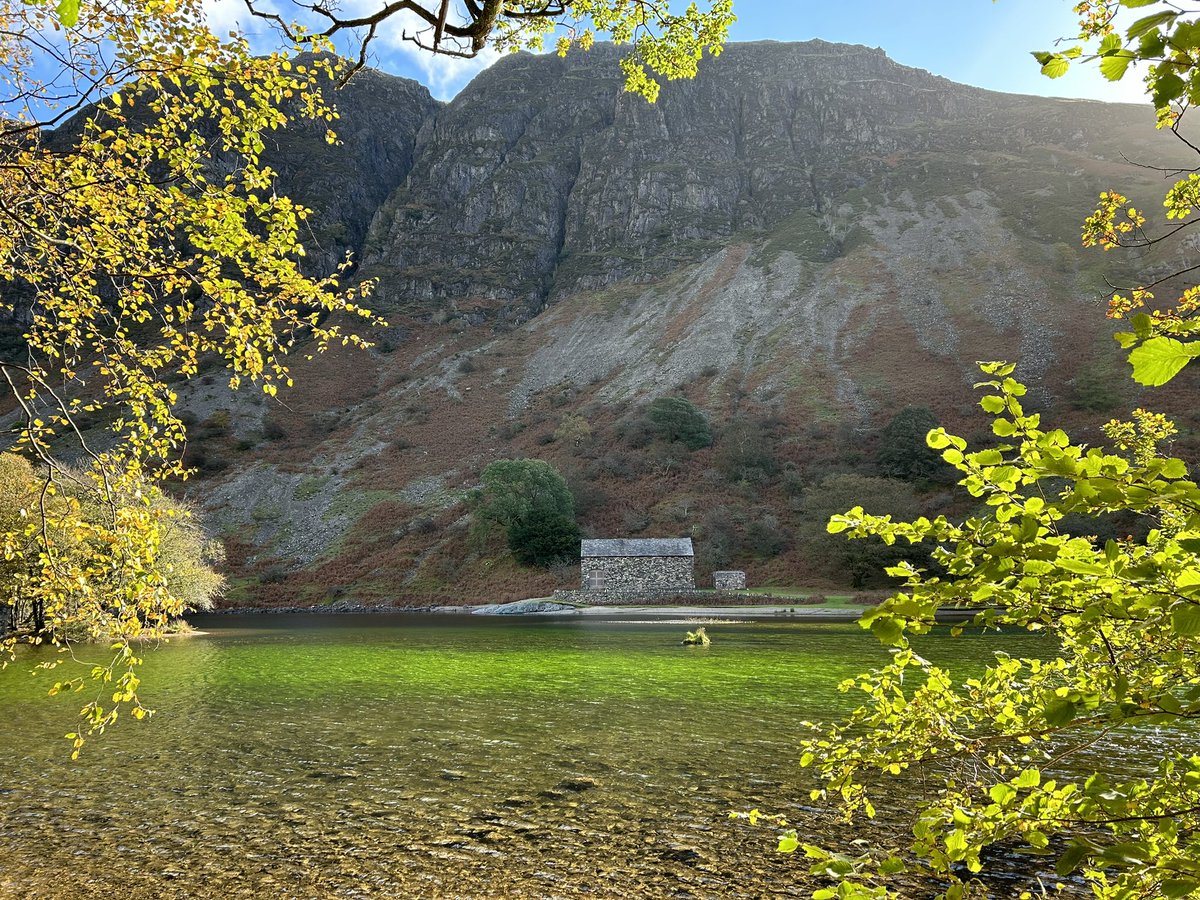 A palette of greens at the #Wastwater western end today, with the #Wasdale Screes behind