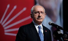 Kılıçdaroğlu : 

“100 senenin en büyük basarısını kazandırmama rağmen CHP gibi bir partiyi sahipsiz mi bırakayım?”