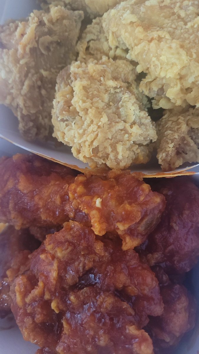 치킨

#치킨 #야식 #냠냠 #밥