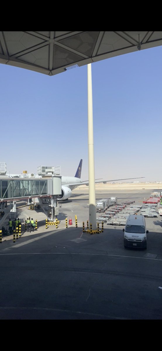 Man_797's tweet photo. يوم جديد و رحلة جديدة.🛫🤍

#B787 https://t.co/bK1FEmnkyS