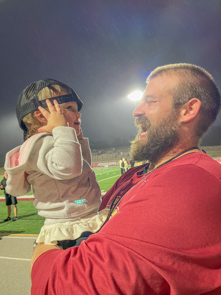 MarleighBrazell's tweet photo. 🖤🏈 #FridayNights https://t.co/LlNqPopcOq