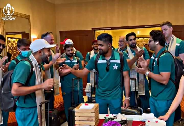 Pakistan Cricket Team Celebrating King Babar Azam Birthday. 🎂

#BabarAzam𓃵 #HappyBirthdayBabarAzam𓃵