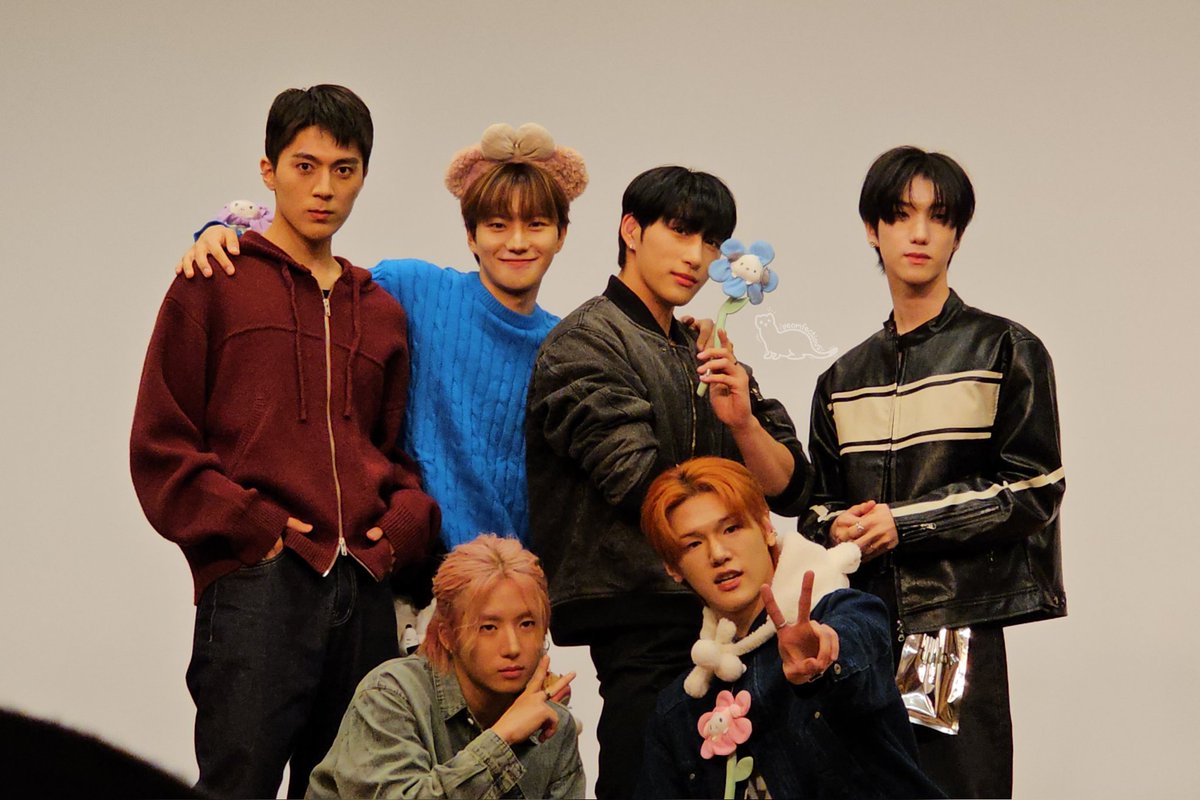 Yeomfectious's tweet photo. 15 Oct 23 Ktown4u 대면 팬사인

Its so surreal 🥹🥹 i finally got to meet Just B in person and they all recognised me 😭😭😭😭 

#JustB #저스트비 https://t.co/eT4iuUfcKs