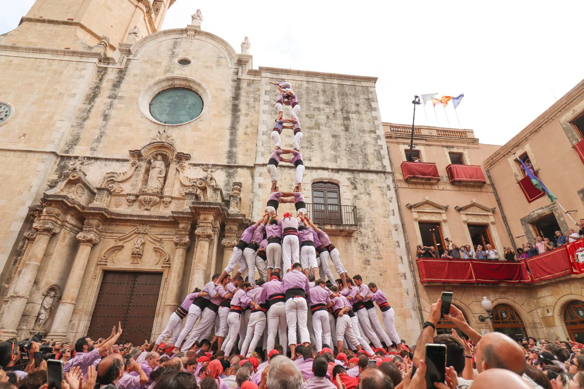 sergi_94_'s tweet photo. La Jove i el Vendrell, amor etern 💜✨ #5d9f #2d9fm #familiamotomami #castells #incombustibles https://t.co/1R3e4S1mF9