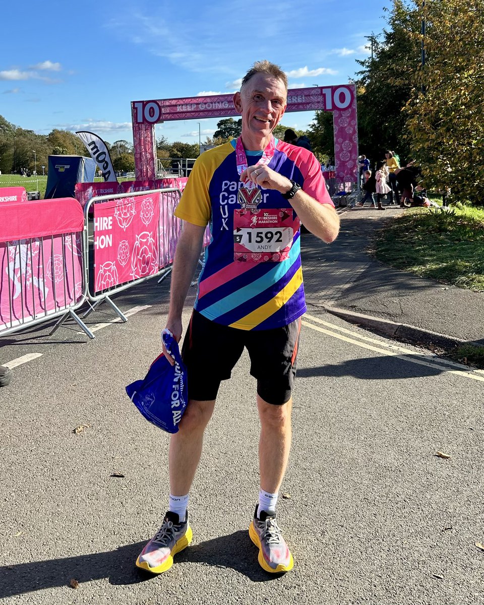 Still time to donate to @PancreaticCanUK - I’ve done my bit, now you do yours! 😉 justgiving.com/fundraising/an… Thank you to everyone who has donated or who came out to support today. Well done @runforall - brilliantly organised as ever 👏 #YorkshireMarathon #YorkshireMarathonFestival