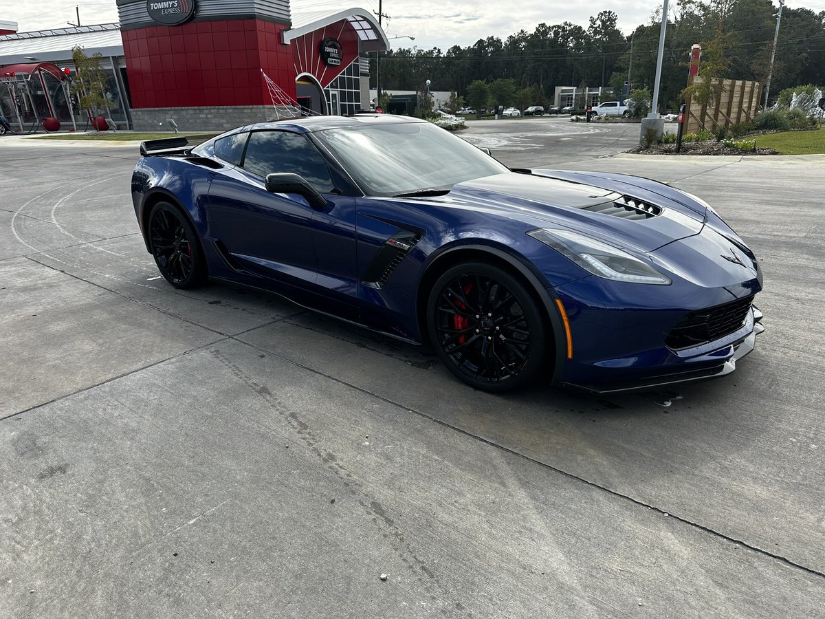 CorvetteSalvage's tweet photo. 2018 Admiral Blue Automatic Z06 3LT with Z07 package fully loaded (rebuilt title) 19k miles $59,995. Call 1.888.467.8388 to purchase.
#corvette #corvetteforsale #Z06 https://t.co/ONjIFeQMkd