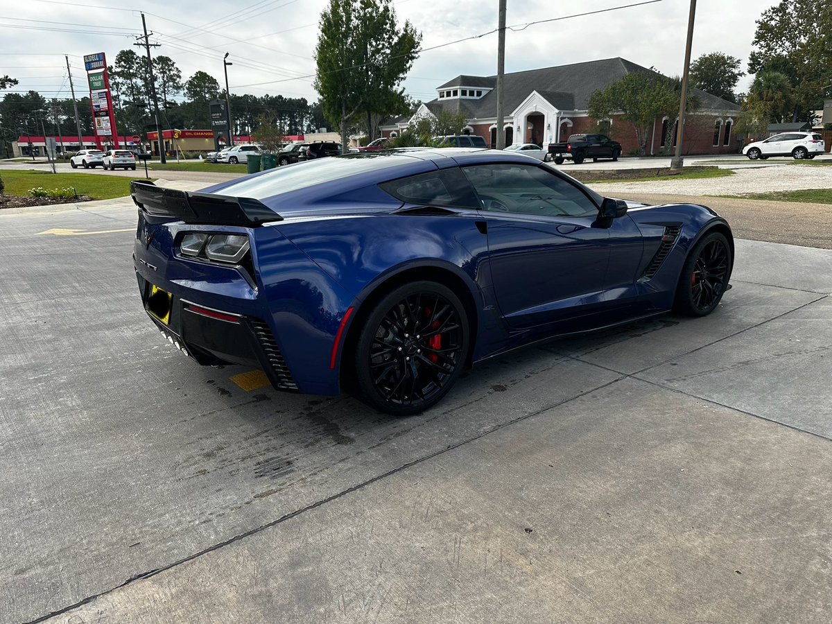 CorvetteSalvage's tweet photo. 2018 Admiral Blue Automatic Z06 3LT with Z07 package fully loaded (rebuilt title) 19k miles $59,995. Call 1.888.467.8388 to purchase.
#corvette #corvetteforsale #Z06 https://t.co/ONjIFeQMkd
