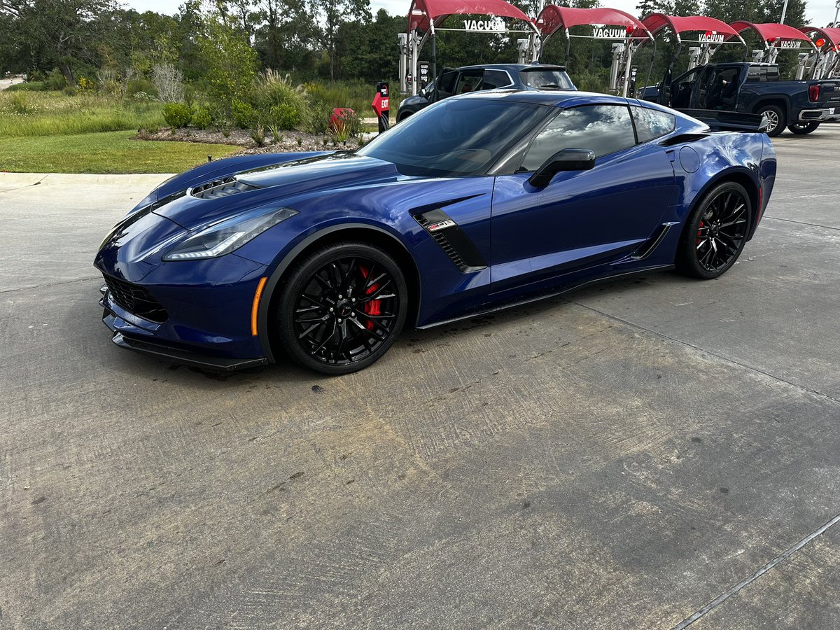 CorvetteSalvage's tweet photo. 2018 Admiral Blue Automatic Z06 3LT with Z07 package fully loaded (rebuilt title) 19k miles $59,995. Call 1.888.467.8388 to purchase.
#corvette #corvetteforsale #Z06 https://t.co/ONjIFeQMkd