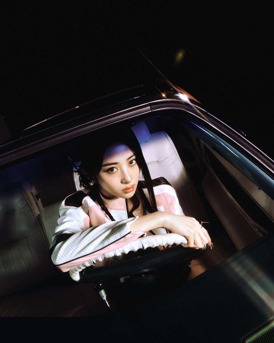 PHOTO] 231016 HUH YUNJIN - LE SSERAFIM Digital Single 