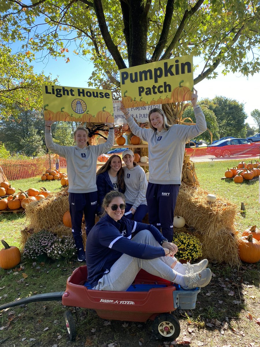 Come support the Annapolis LightHouse Homeless Shelter by buying a pumpkin today from 10-6PM and you’ll get to see some of the squad! 🎃🍁