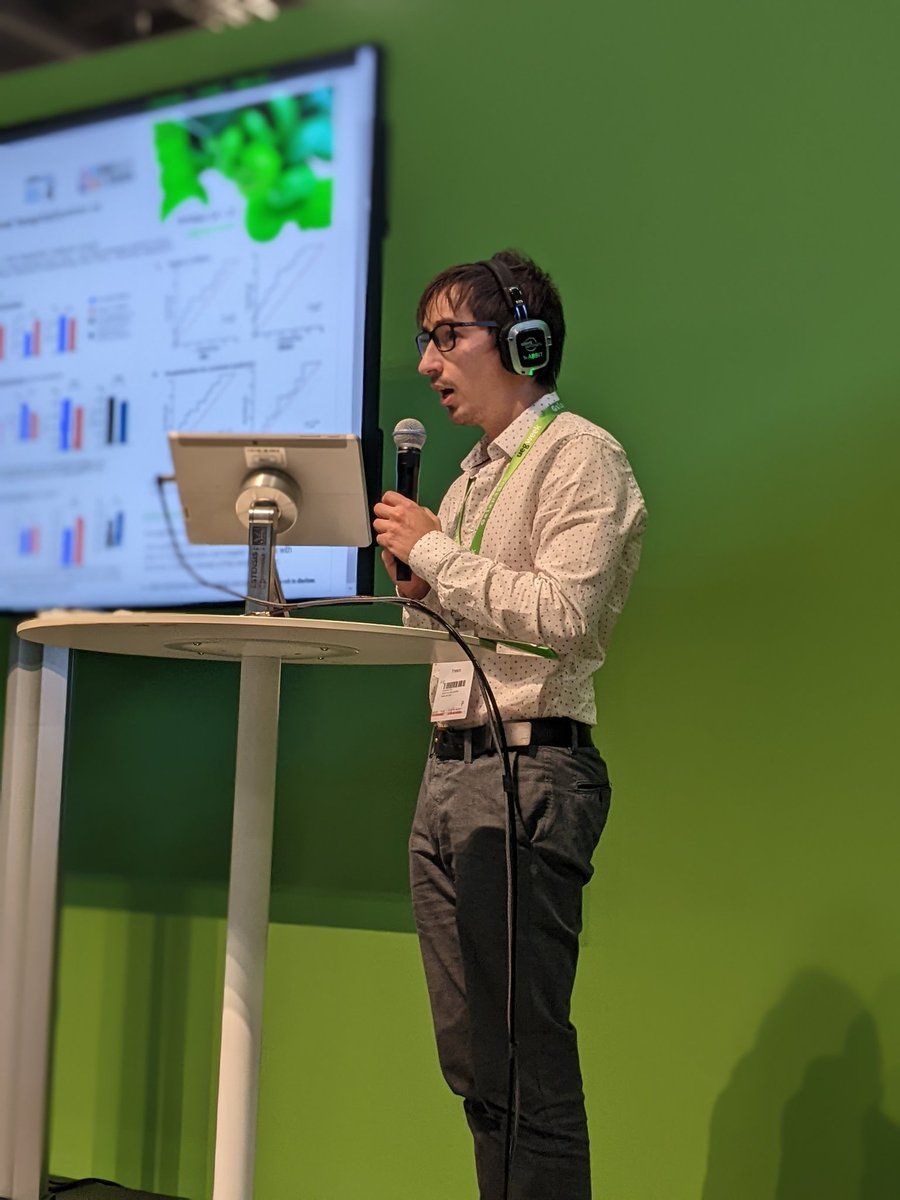 <a href="/NRichard_/">Nicolas Richard</a> brilliantly presented his results on sarcopenia as a predictive factor is surgery in Crohn's disease #uegw2023 <a href="/my_ueg/">my_UEG</a> <a href="/U1073lab/">U1073 Lab</a>
