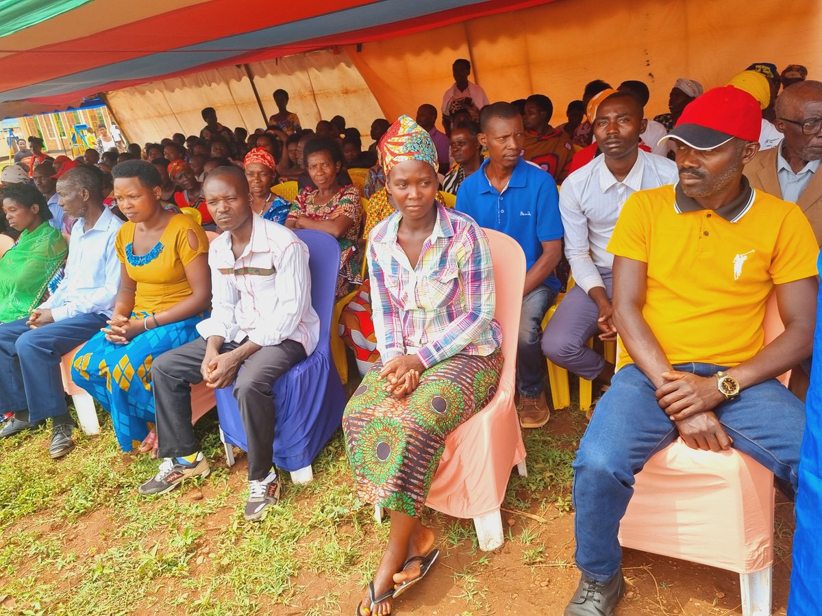 Umuhuzabikorwa w'inama y'igihugu y'abagore mu Karere Mme Mukaneza Pelagie
yavuze ko ari umwanya wo kwishimira intambwe umugore wo mu cyaro amaze kugeraho,kuzirikana uruhare rwe mu iterambere rye, iry’umuryango n'iry’igihugu inzitizi zikiriho n'uburyo bwo kuzikemura mu muryango.