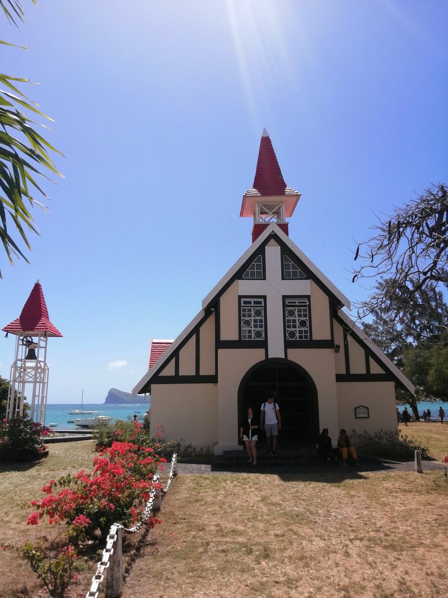LydsTheFlorist's tweet image. Happy Sunday! ⛪ 🇲🇺 #RatherBeInMauritius
