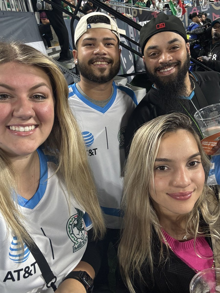 Ciarasky15's tweet photo. Hands down one of the funnest and best experience I’ve had going to the Mexico vs Ghana soccer game. I couldn’t have done it without my amazing team! We had an amazing time! ⚽️ #Bigprom #buzzcity @Julio_Cintron14 @normanJavier45_ @anacruzatt @DaFirstNetKing @VinceLeaks https://t.co/17qZfj78Hp