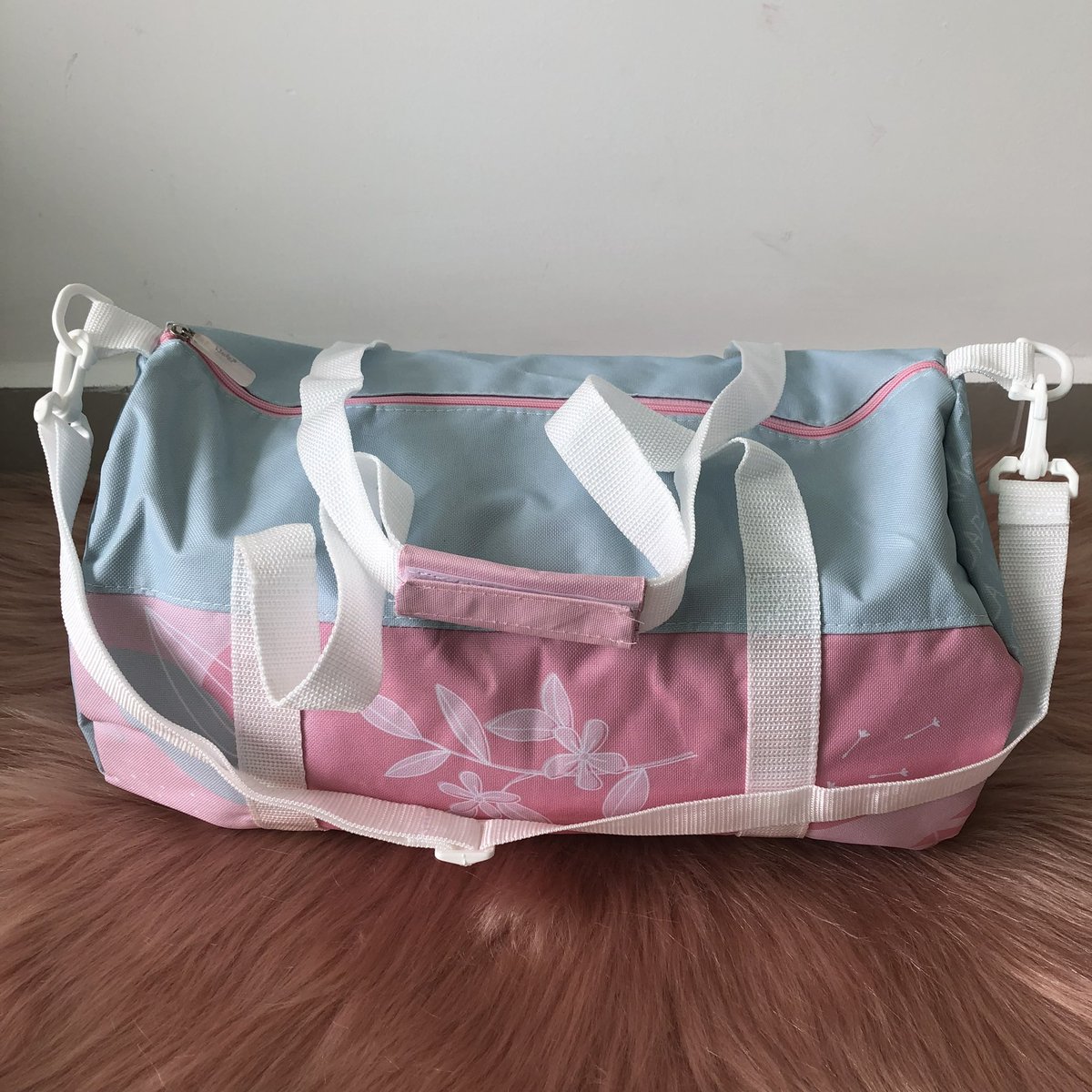 PinkPresentes's tweet photo. Bolsa mega estilosa para levar os seus itens para academia com estilo!! 🎒 Acesse a loja on-line: https://t.co/wJ0jaNXE60 ou nos chame no WhatsApp: (13) 99107-6131 https://t.co/NXHOBQQbRX